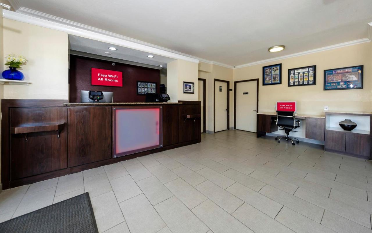 Red Roof Inn Arlington - Entertainment District Esterno foto