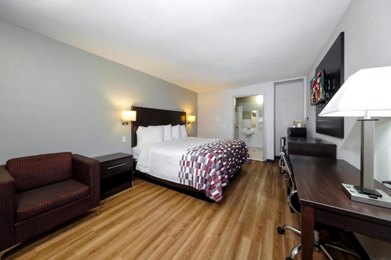 Red Roof Inn Arlington - Entertainment District Esterno foto